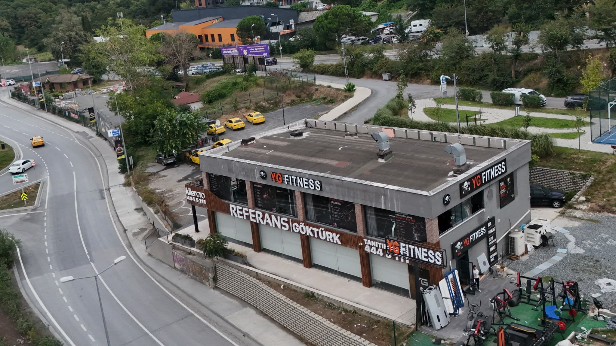 YG Fitness Academy binasının havadan görünümü