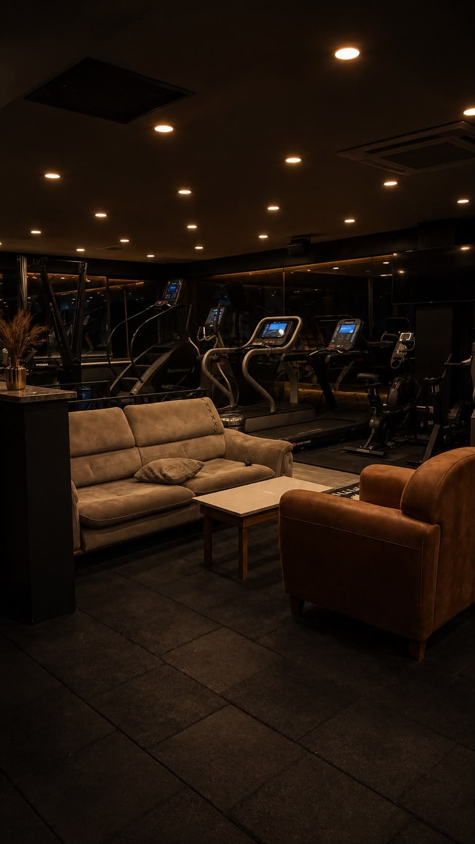 YG Fitness Academy oturma ve cardio alanı