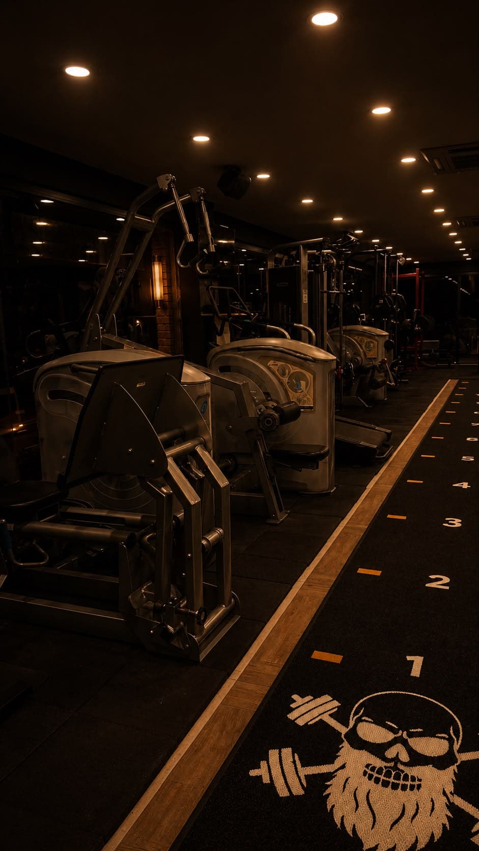 YG Fitness Academy kondisyon ekipmanları ve iç mekan koşu pisti